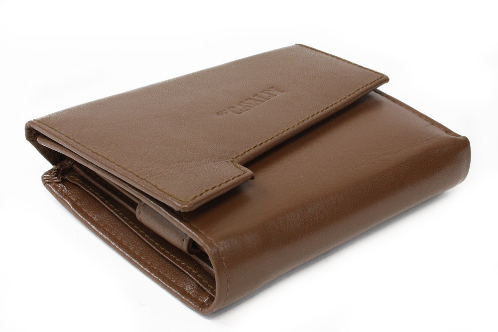 Světle hnědá dámská peněženka s klopnou Prewitt