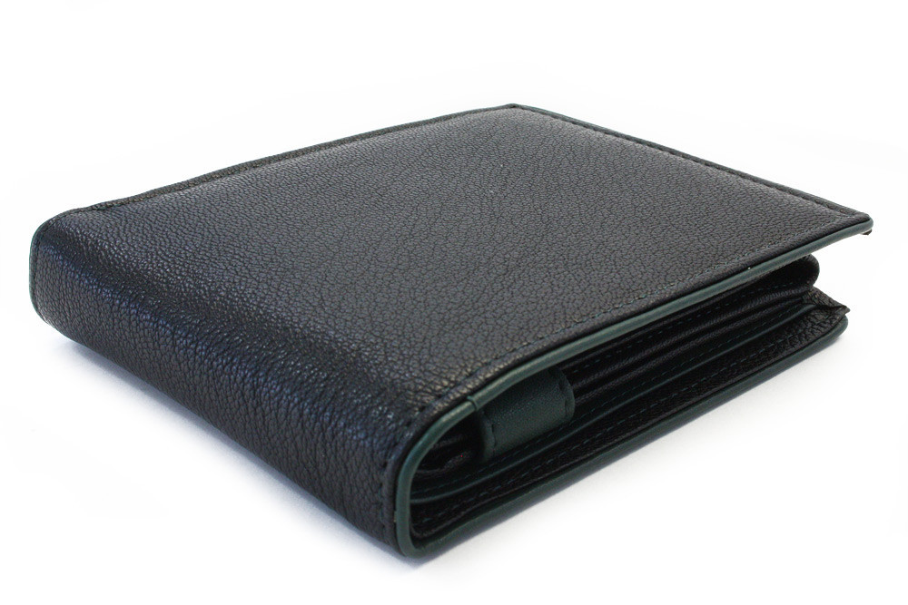 Čierna pánska kožená peňaženka so zelenou zápinkou Marston