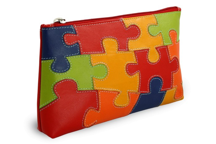 Farebná kožená dámska etue s motívom puzzle Kaylee