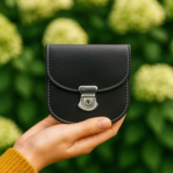 Čierna dámska kožená peňaženka so zámočkom Clariens