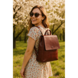 Tmavočervený mestský kožený batoh Neville