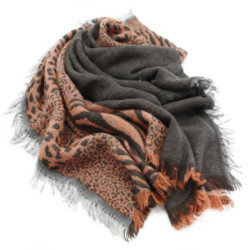 Hnedočervená dámska šatka so vzorom Delgado