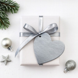 Tmavo strieborná vianočná ozdoba srdca Ayane