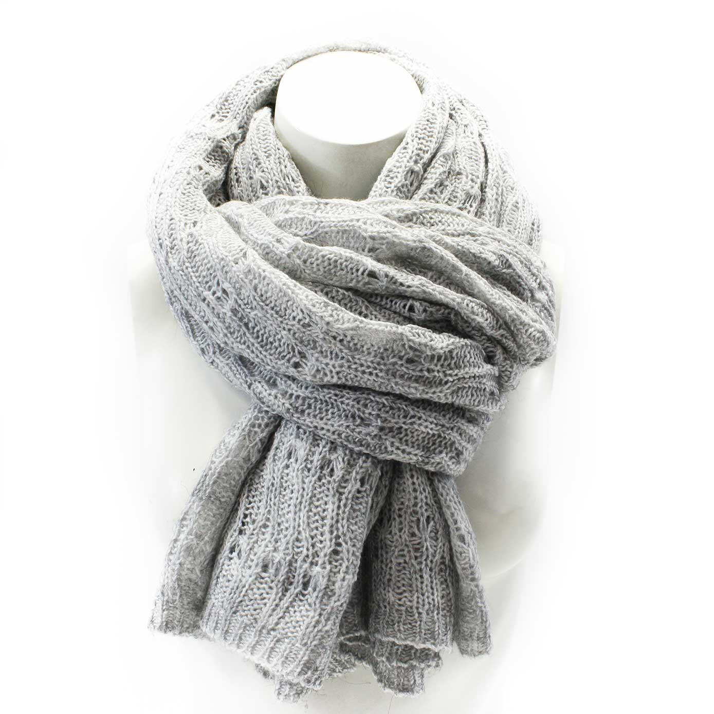 Svetlosivá dámska pletená šatka Galina