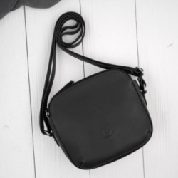 Čierna dámska kožená crossbody kabelka Ashley
