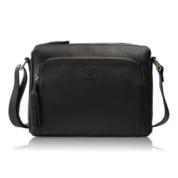 Čierna dámska kožená crossbody kabelka so zlatým kovaním Jacomina