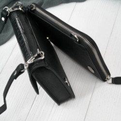 Čierna dámska kožená crossbody kabelka s motívom croco 2 v 1 Cornelia