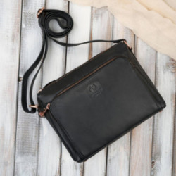 Čierna dámska kožená crossbody kabelka Jacomina