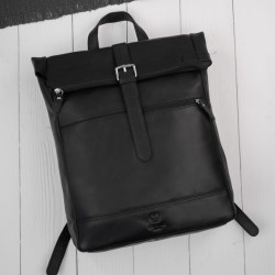 Čierny kožený batoh na notebook s chlopňou Wynand