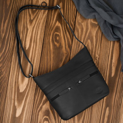 Čierna dámska kožená crossbody kabelka Almira
