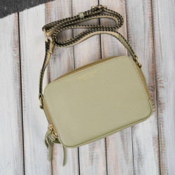 Svetlo zelená dámska kožená crossbody kabelka Lone