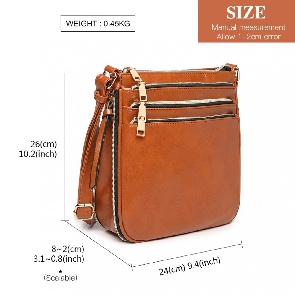 Hnědá moderní crossbody dámská kabelka Panda
