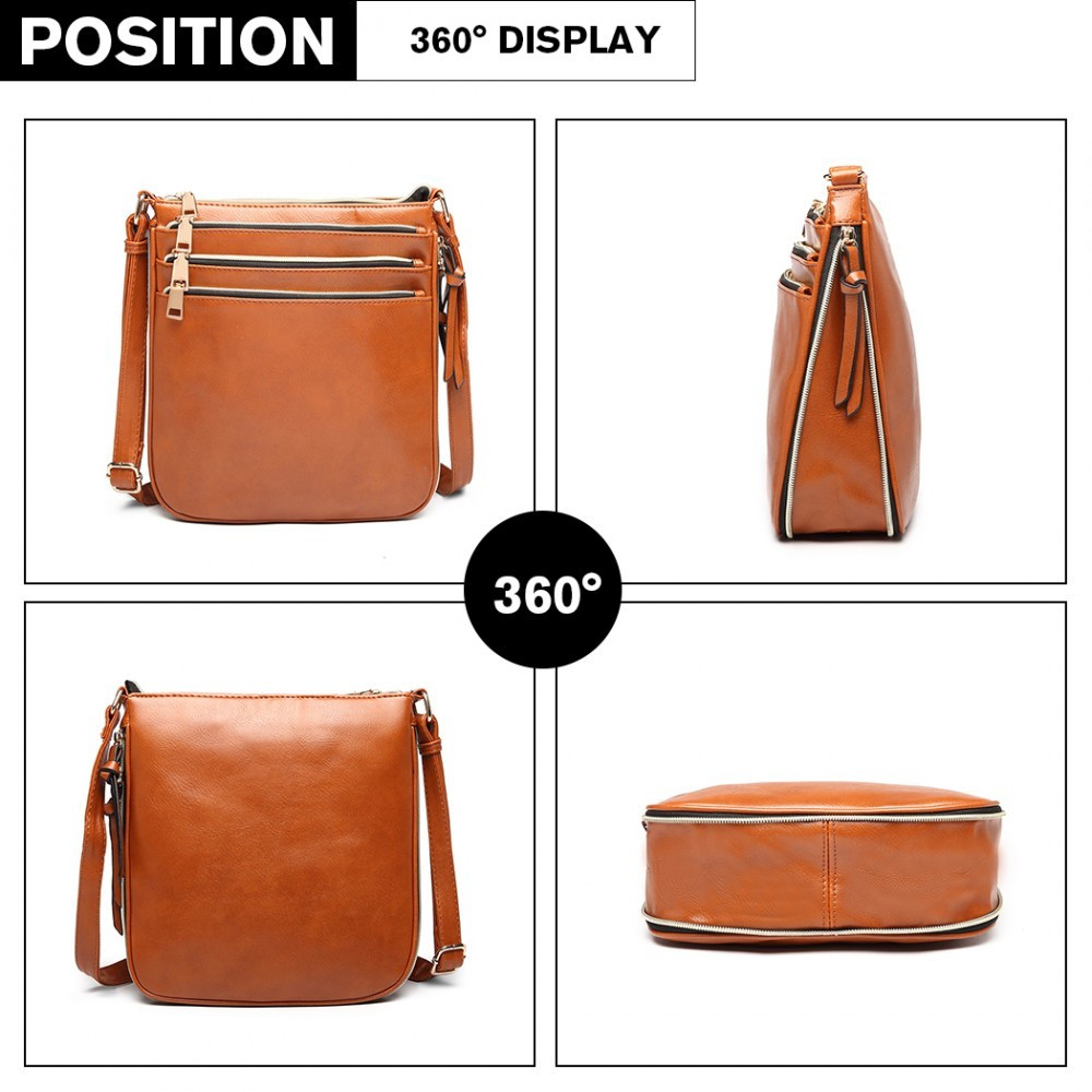 Hnědá moderní crossbody dámská kabelka Panda