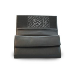 Čierna kožená čašnícka peňaženka Kaeden